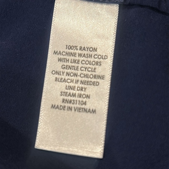 Crown & Ivy Sleeveless Navy Blue Women's Top - Picture 6 of 8